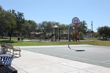 Kenwood Park basketball court and playground